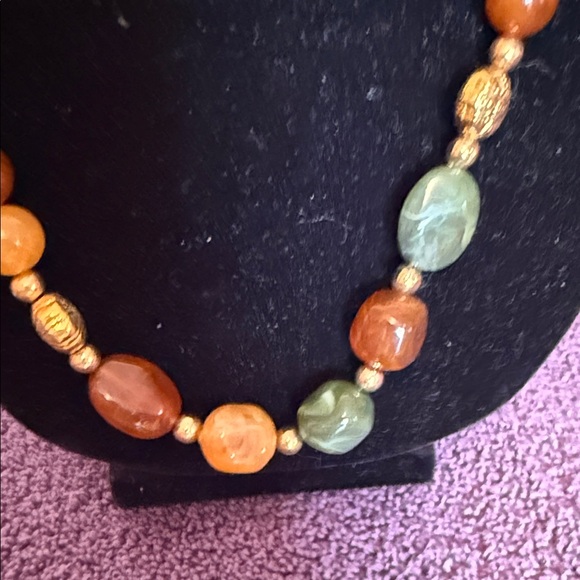 Elegant Multicolor Beaded Necklace - Picture 9 of 9